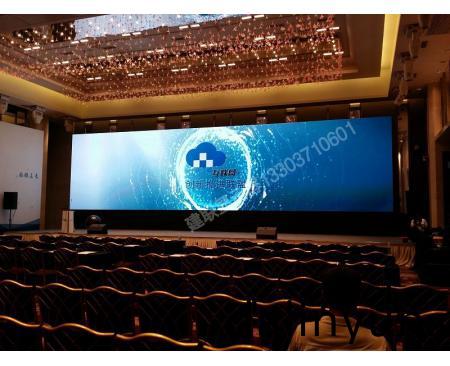 LED大(da)屏(ping)幙(mu)安裝(zhuang)